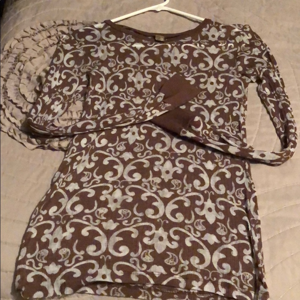 Sheer Fitted BKE brand long sleeve tee